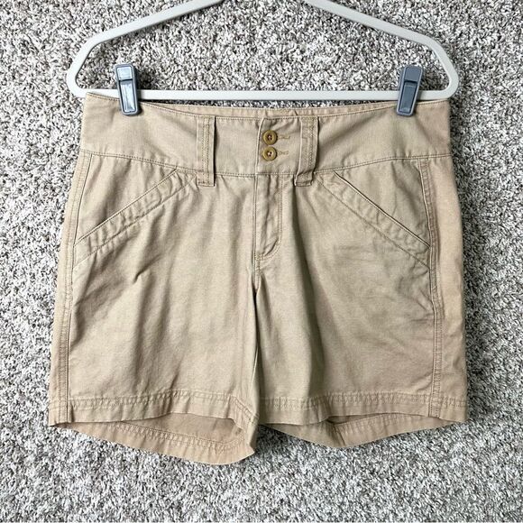 The North Face Shorts Women’s 8 Khaki 6” - Picture 1 of 9